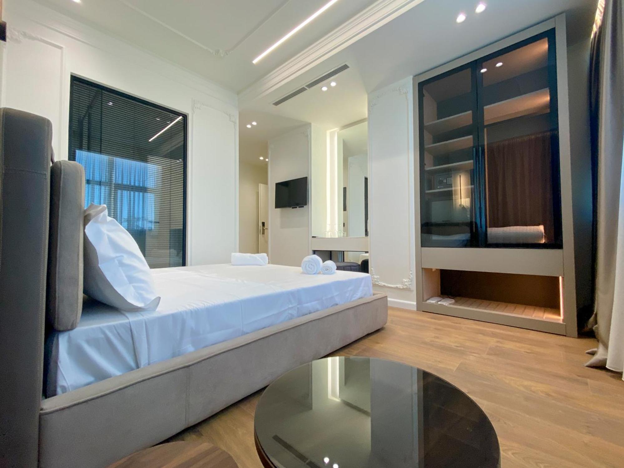 Adore Boutique 4*